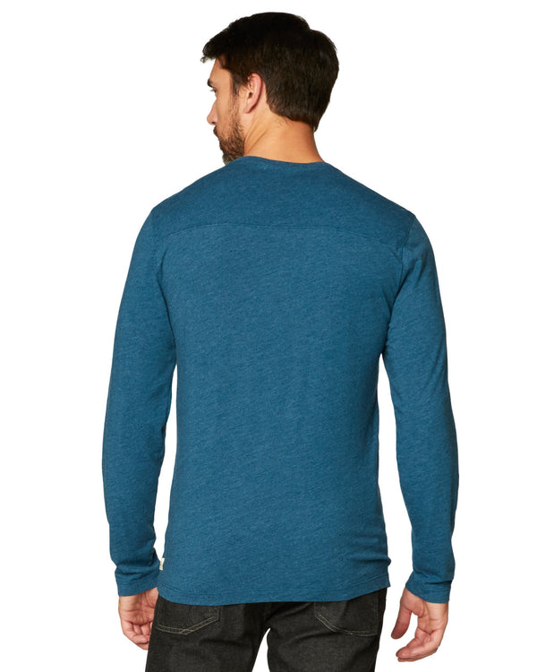 Feathering Long Sleeve Vee